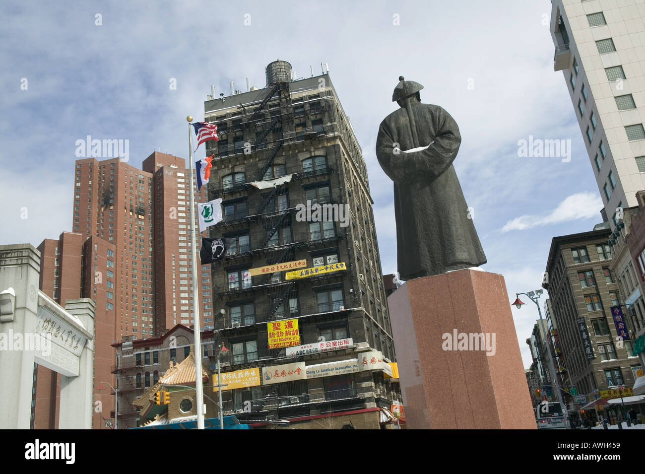 Statue of Lin Ze Xu chinese Ching Dynasty pioneer in the fight against drugs in Chatam Square in Chinatown downtown New York Stock Photo