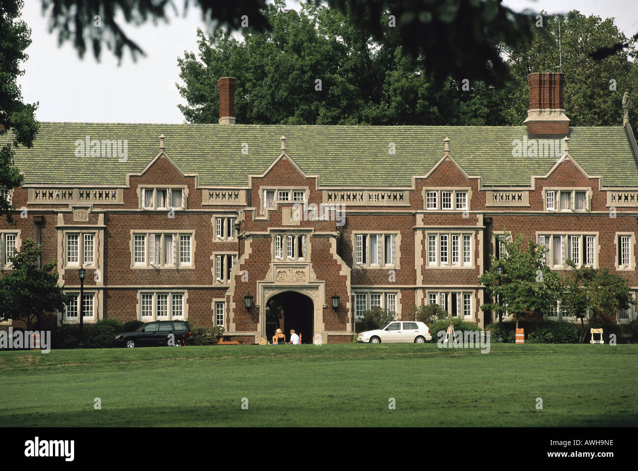 USA, Pacific Northwest, Oregon, Portland, Reed College Campus, façade of brick Tudor  Gothic building on campus Stock Photo