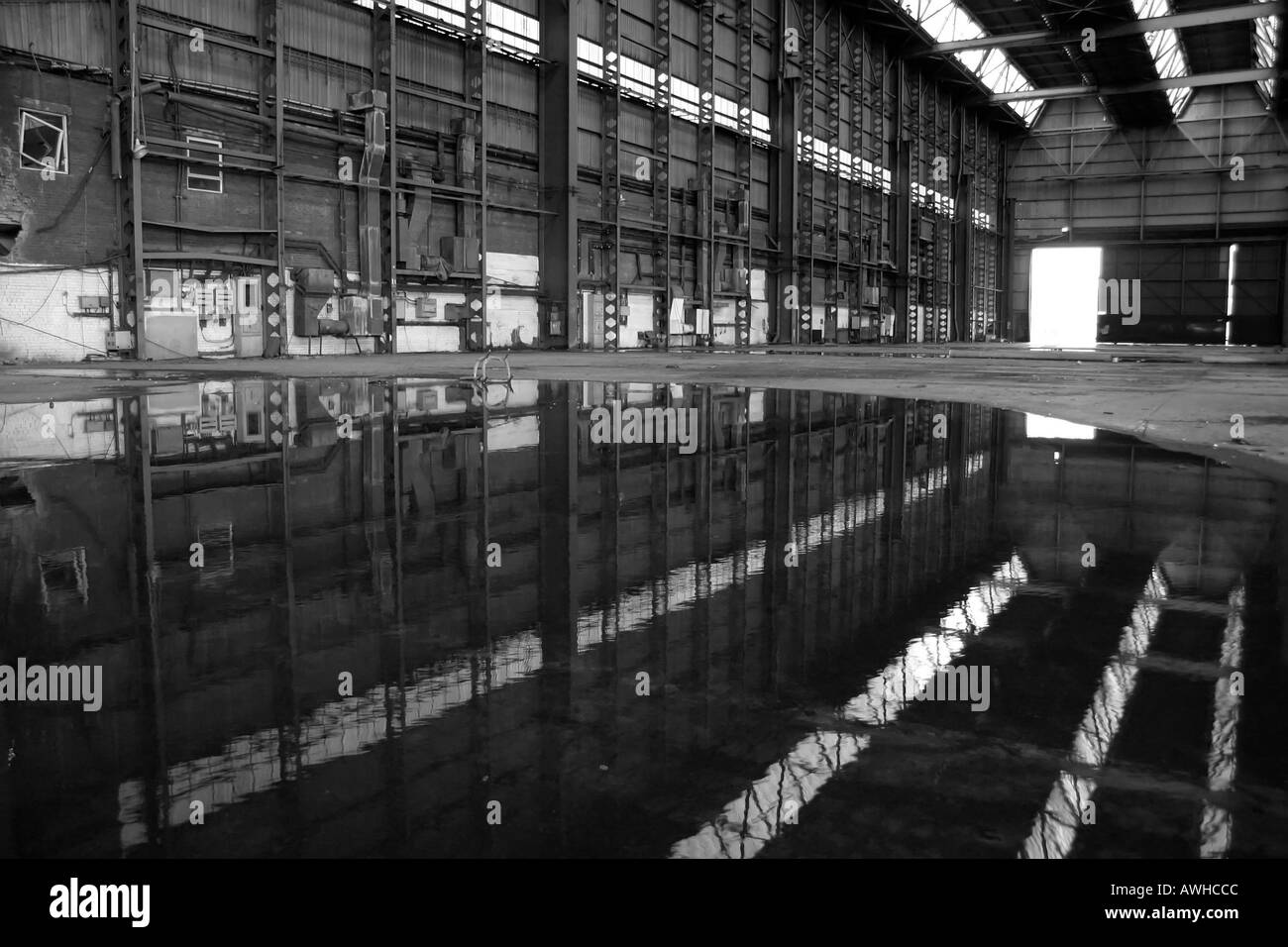 Disused factory Belfast shipyard Stock Photo