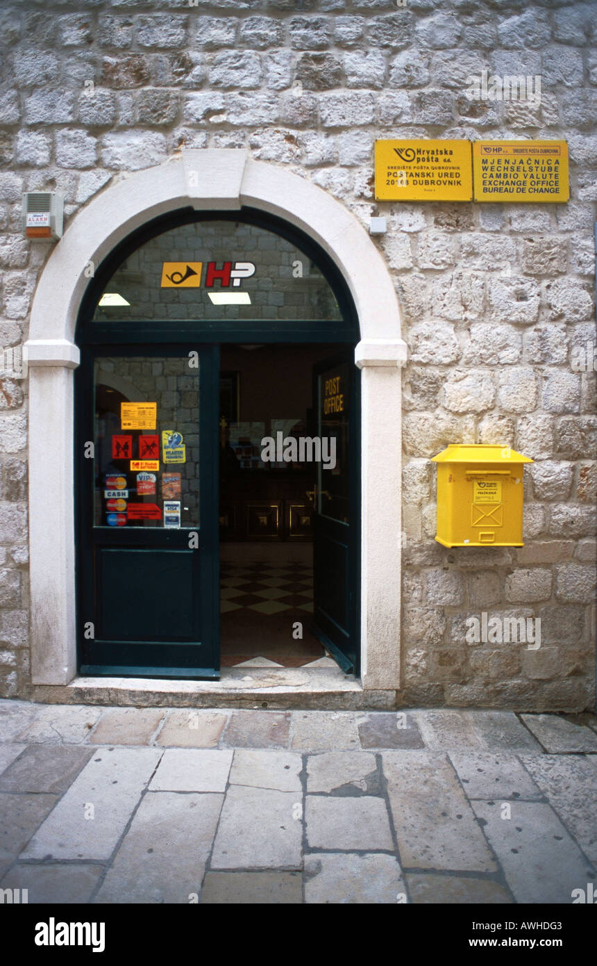 Croatia, Dalmatia, Dubrovnik, entrance to Post Office (HP), with postbox on wall, also acting as Bureau De Change Stock Photo