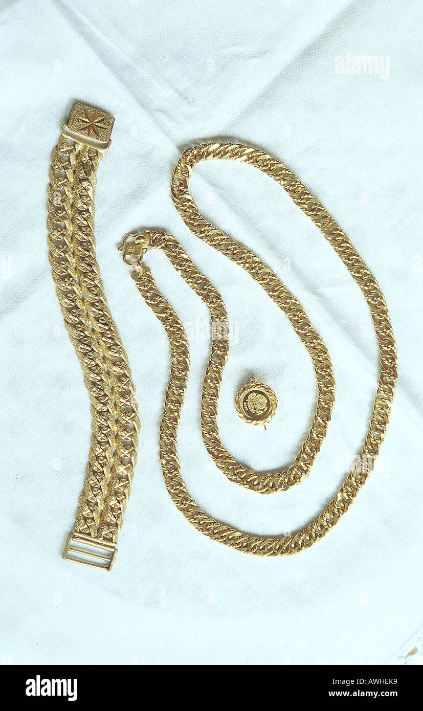 Asia singapore gold necklace hi-res 