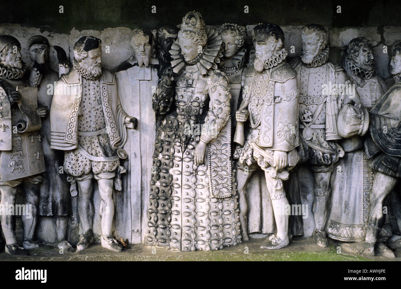 Hatfield House Garden Sculpture of Queen Elizabeth 1st The Old Palace