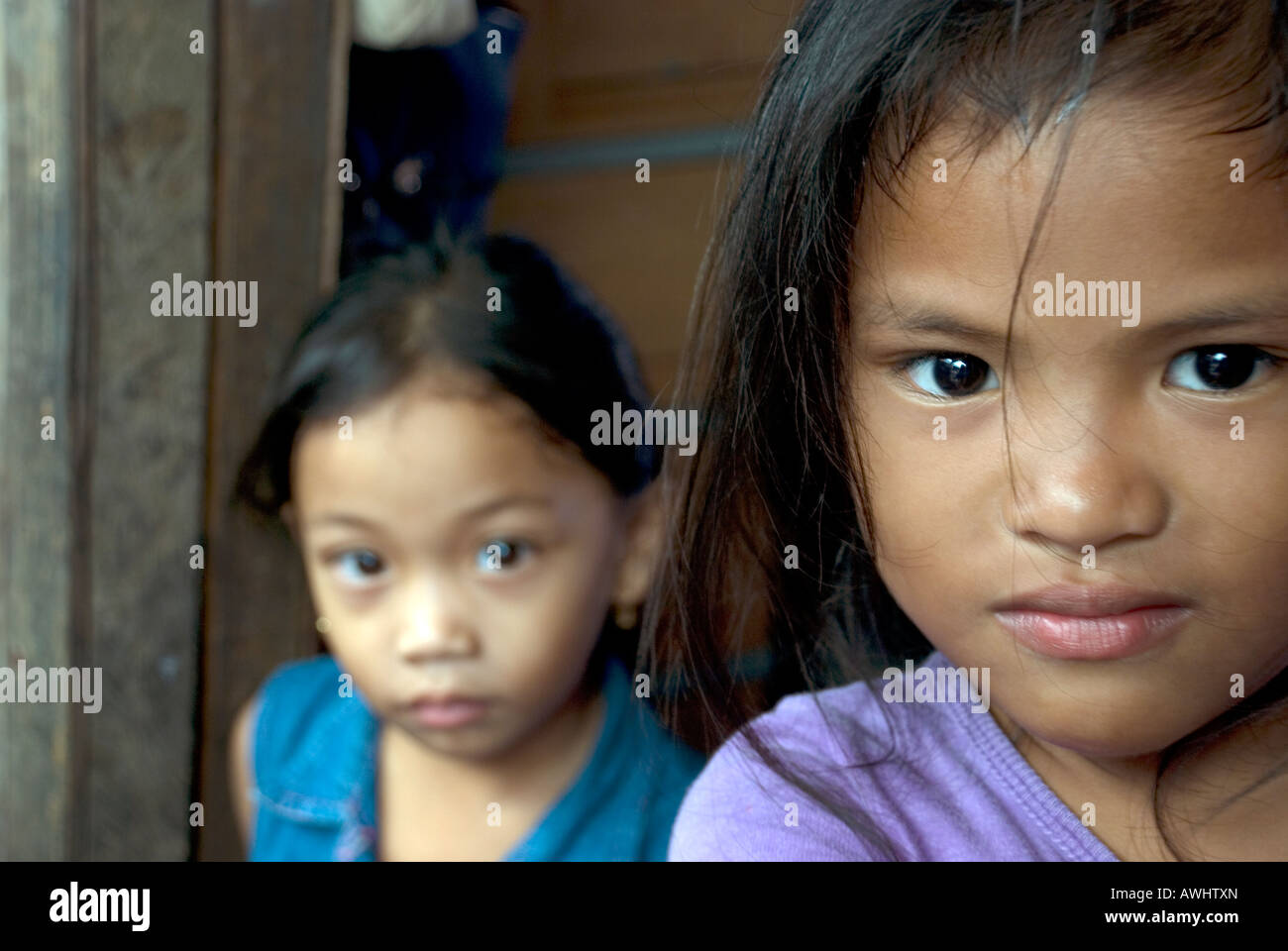 philippines panay iloilo kids in local slum Stock Photo - Alamy