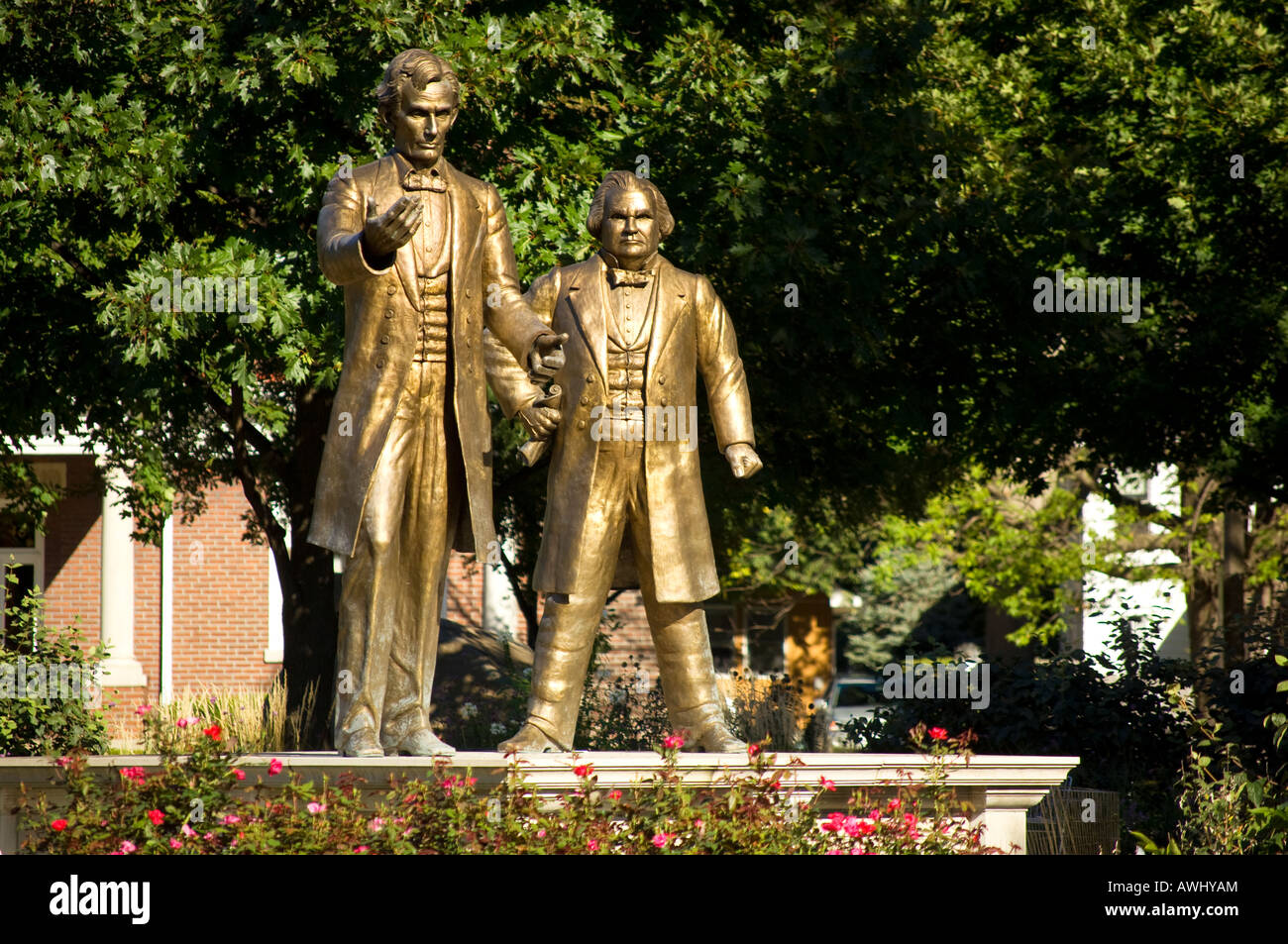 Lincoln douglas debate bronze statue hires stock photography and