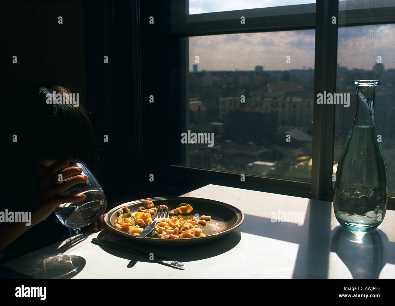 Children eats lunch tables hires stock photography and images Alamy