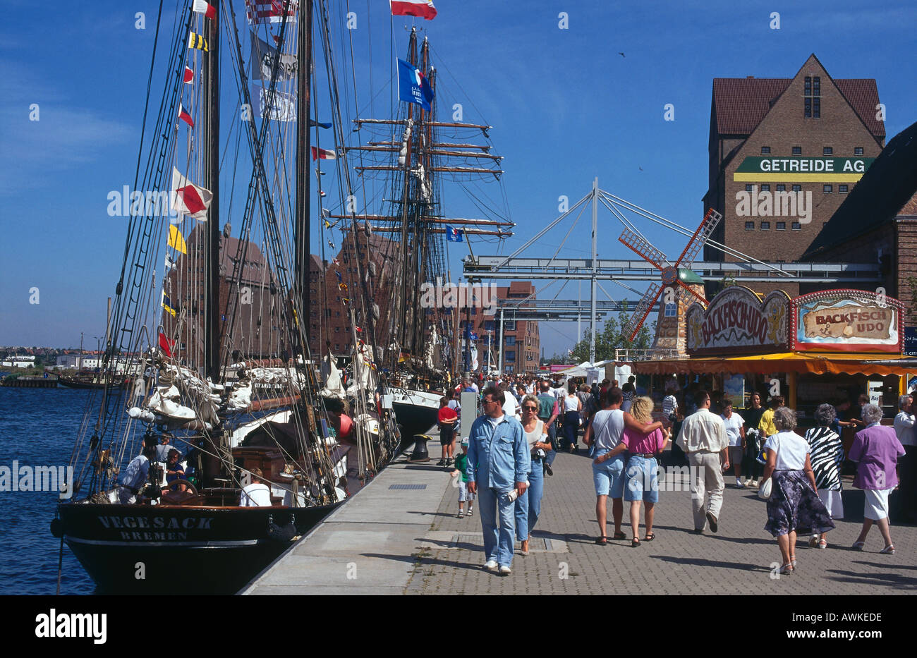 Tourists at harbor, Hanse sail festival, Harbour of Rostock,  Mecklenburg-Vorpommern, Germany Stock Photo - Alamy