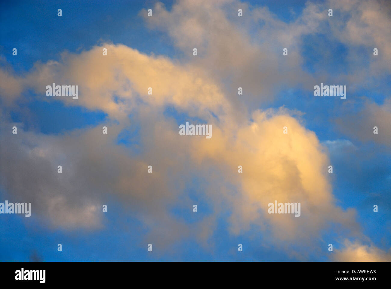 CLOUDS AT SUNSET. SKY BACKGROUND Stock Photo - Alamy