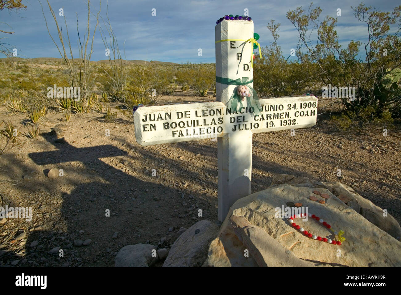 Old grave along Old Ore Road Big Bend National Park TX Stock Photo Alamy