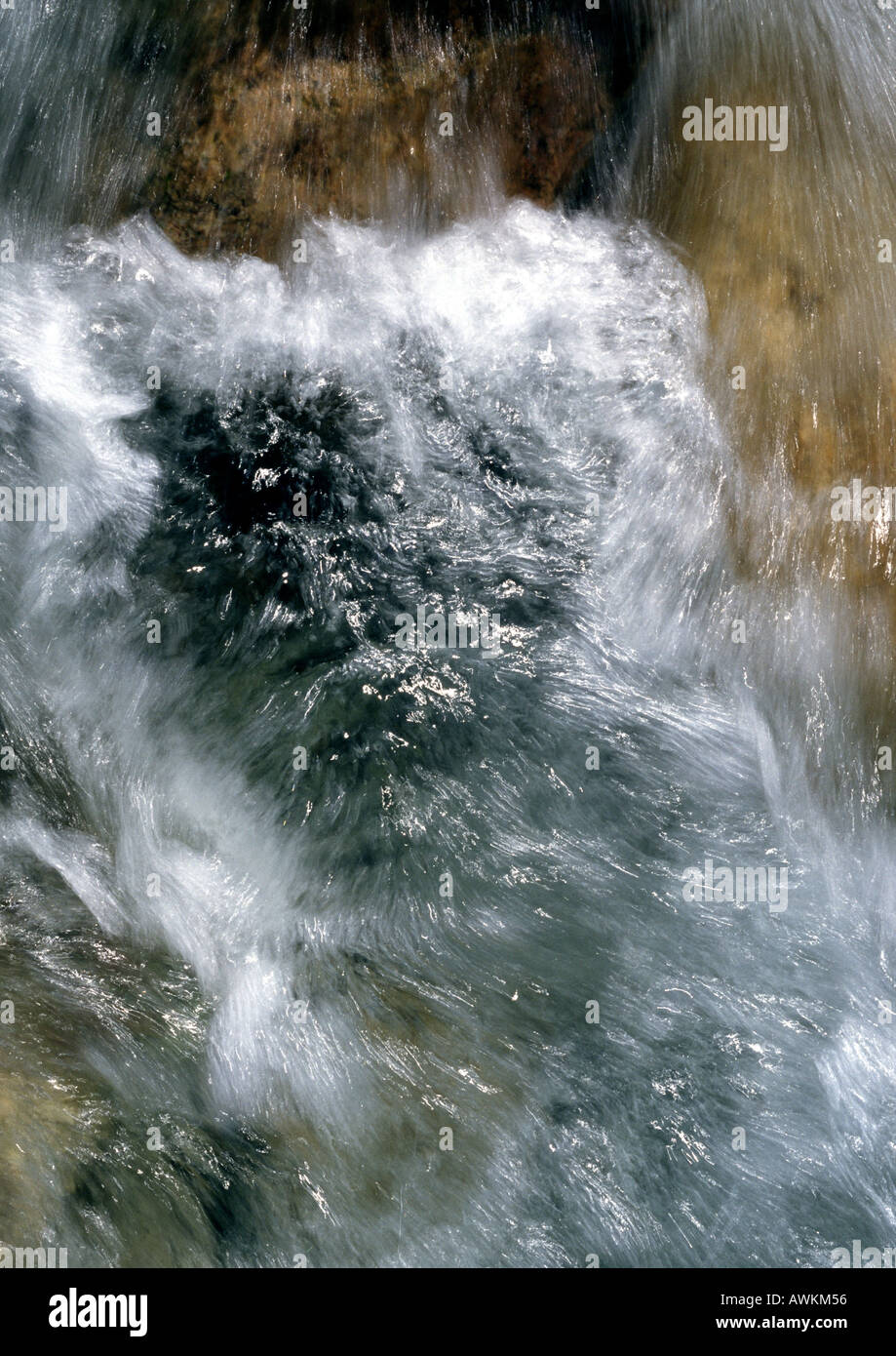 Rushing white water cascades hi-res stock photography and images - Alamy