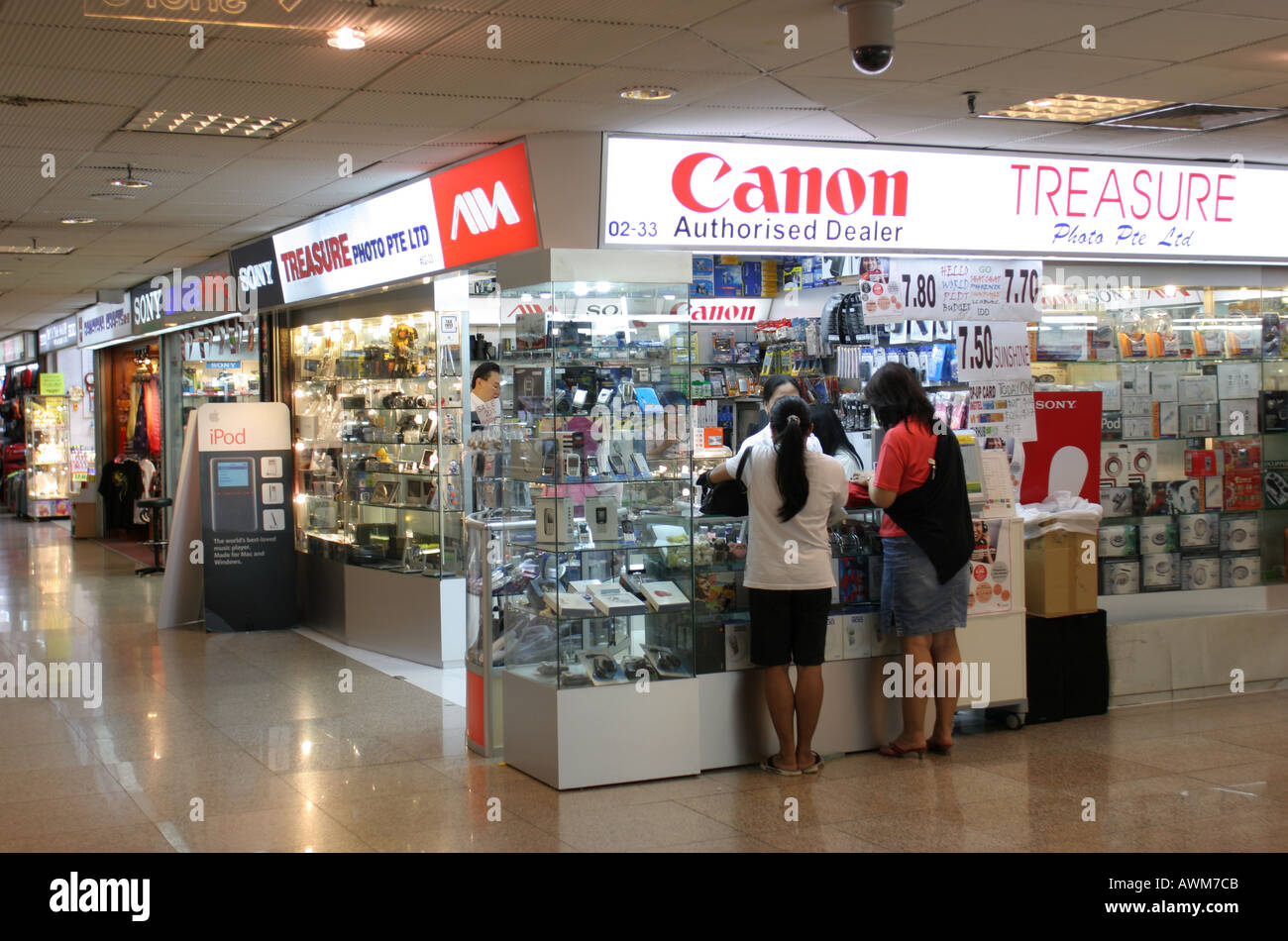 Camera Shop in Shopping Mall Orchard Road Singapore Stock Photo Alamy