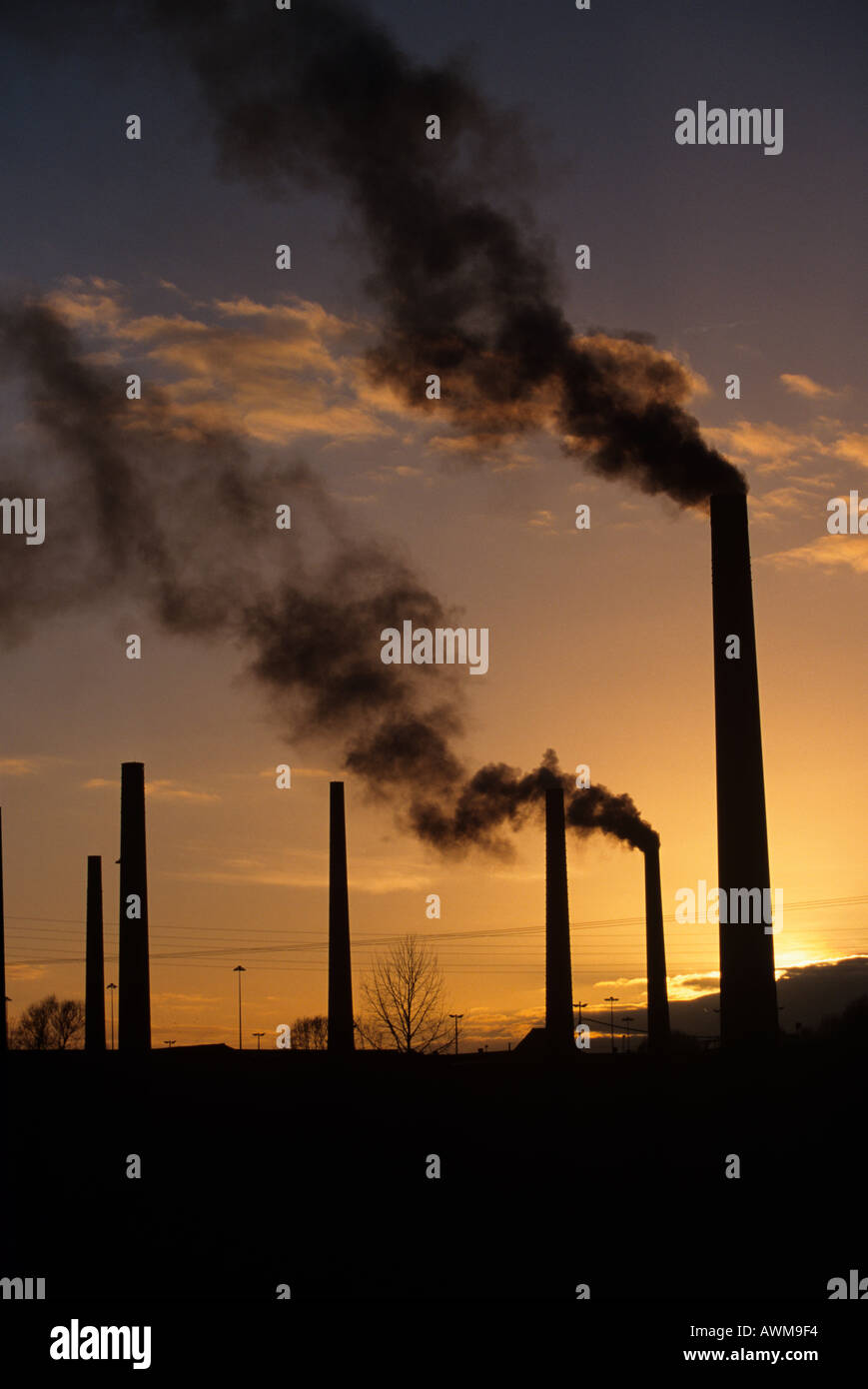 Smoke Pollution at Brickworks in Bedfordshire Stock Photo