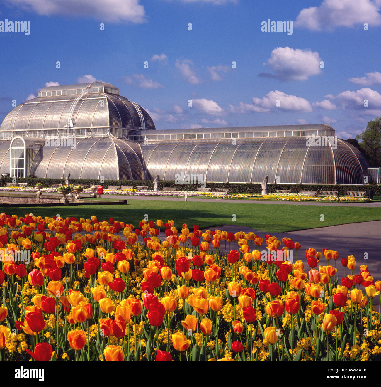 Kew gardens houses hi-res stock photography and images - Alamy