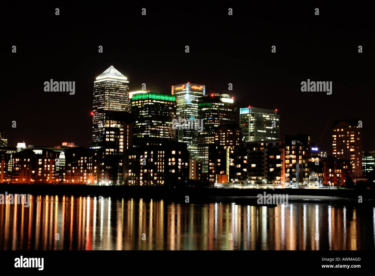 Canary Wharf at night Stock Photo - Alamy