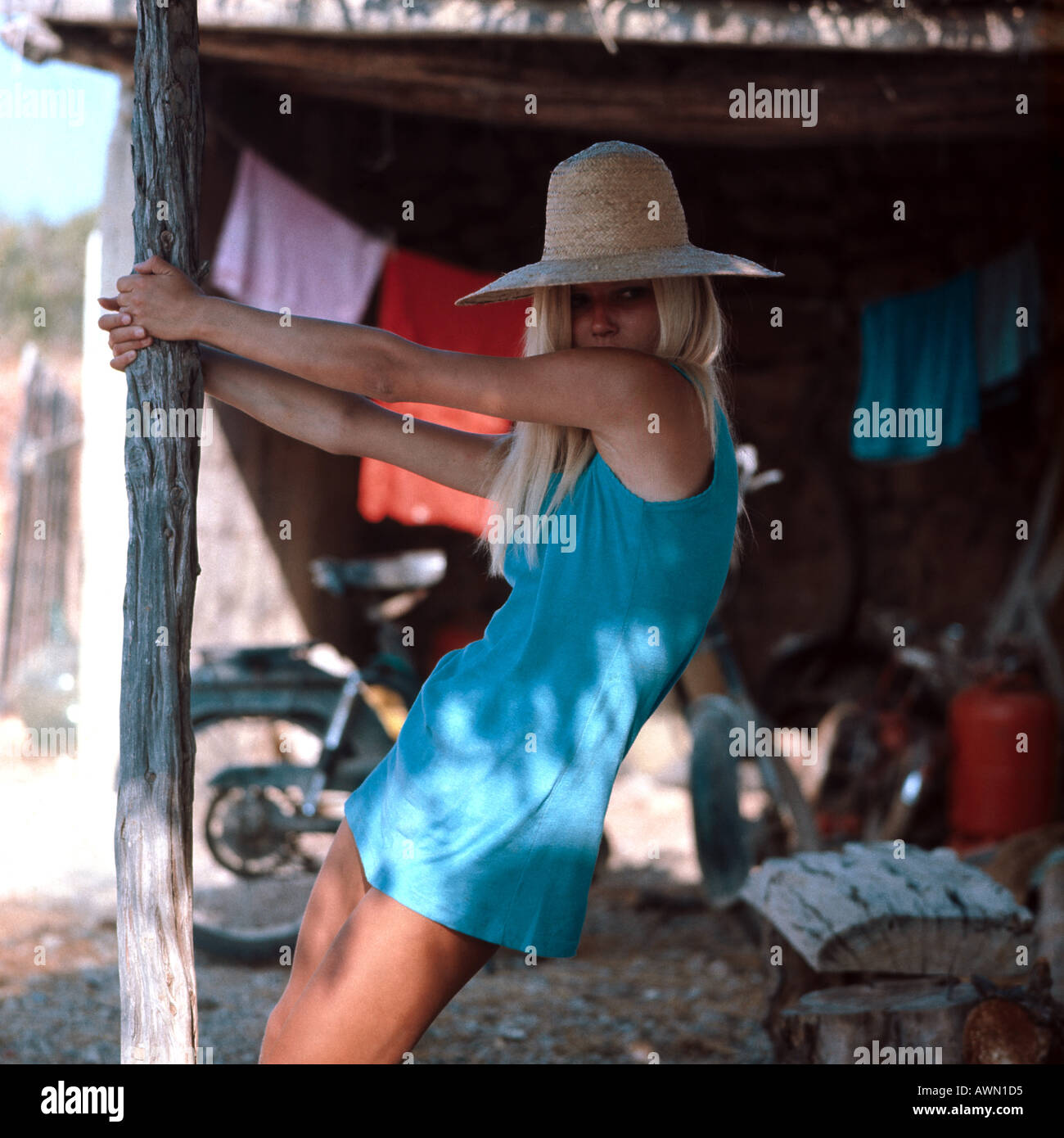 Blonde Model Retro Stock Photo Alamy blonde-model-retro-stock-photo-alamy