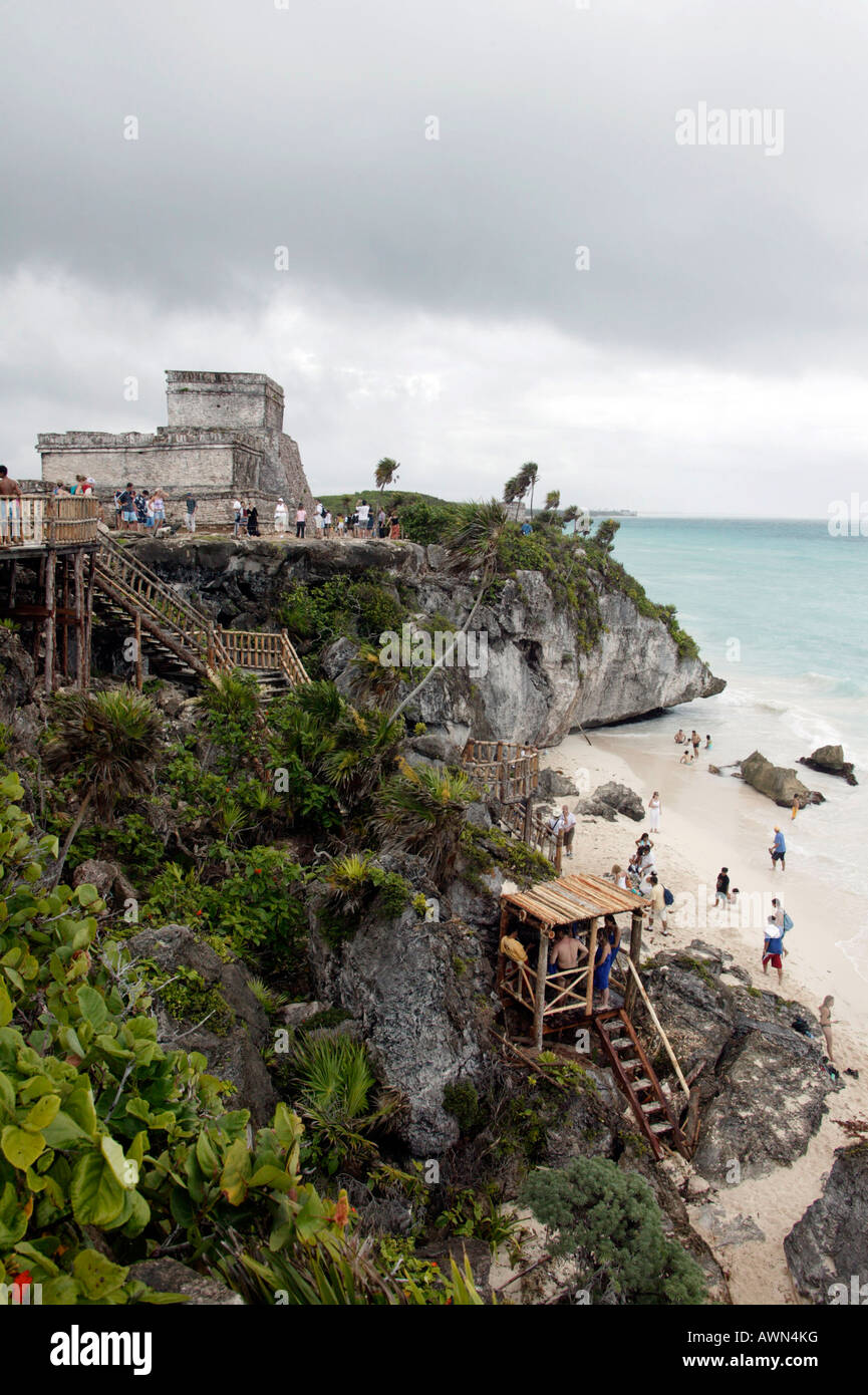 pyramid el castillo the lighthouse tulum photos