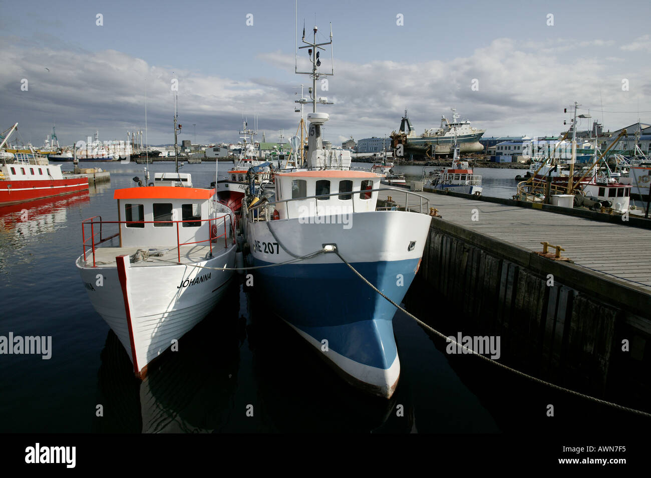 Harbour fishing boat ships boats hi-res stock photography and images ...