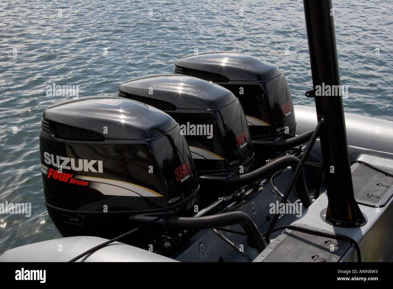 Suzuki outboard motors hires stock photography and images Alamy