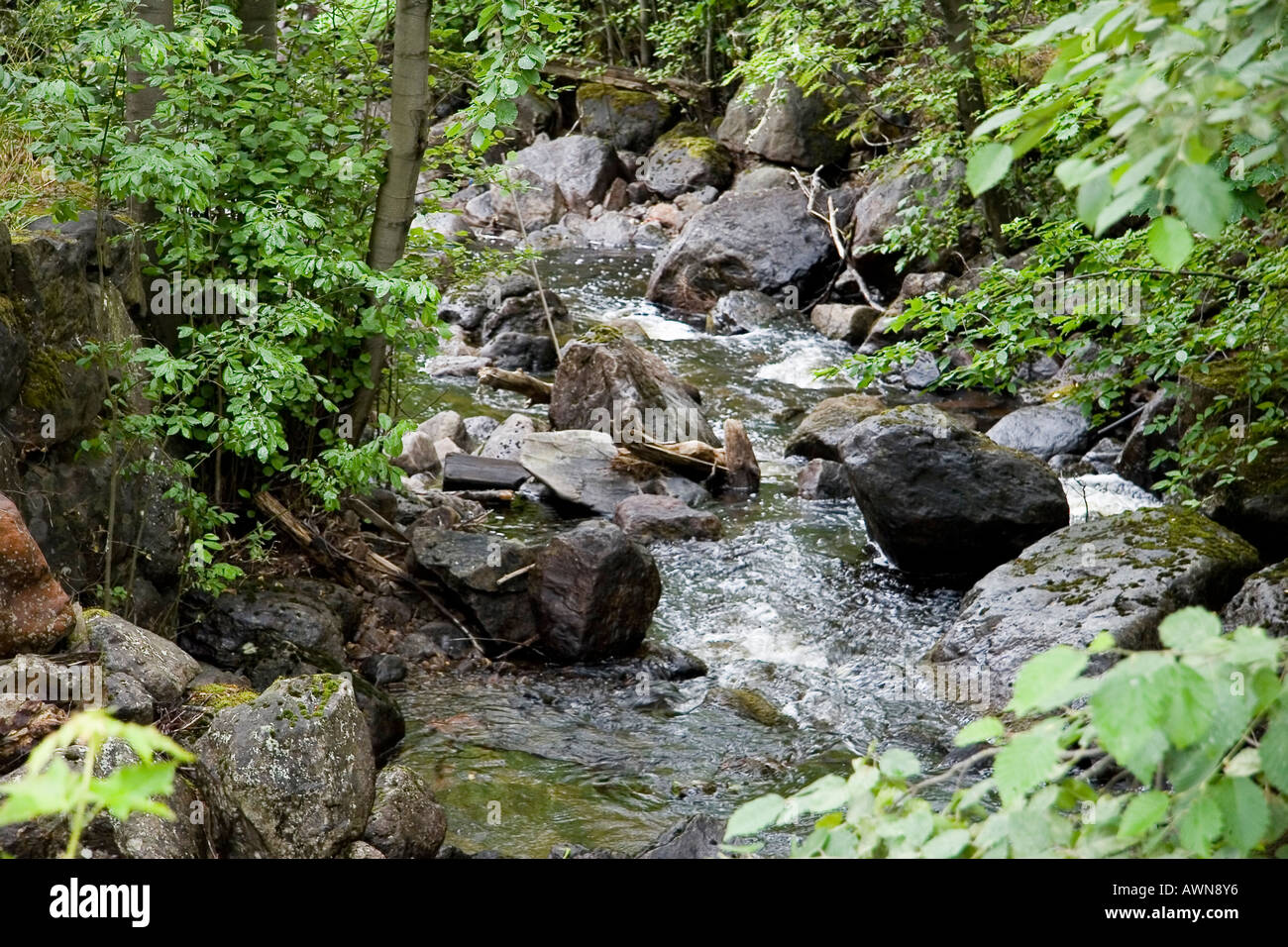 Stone Splashing Stones splashing into water hi-res stock photography and images - Alamy