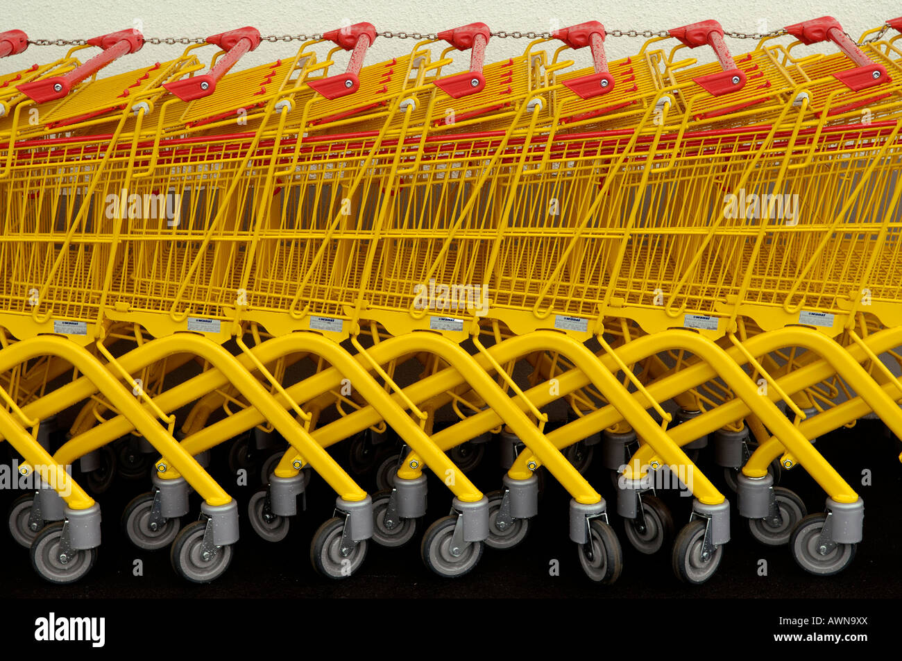 Zusammengeschobenes hires stock photography and images Alamy