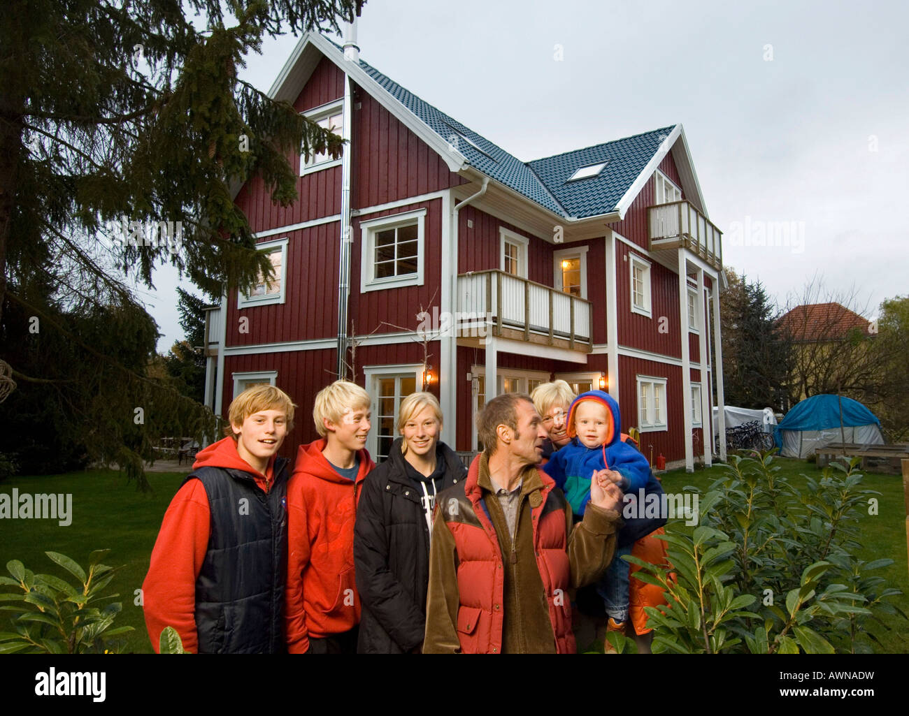 Family with Low-energy house, Kleinmachnow, Brandenburg, Germany Stock Photo