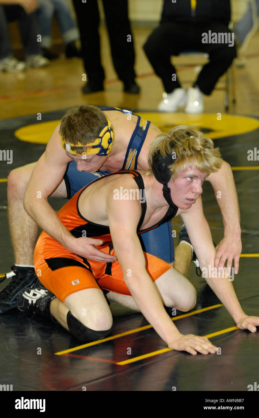 Wrestling high school match hi-res stock photography and images