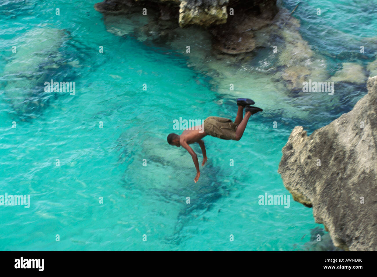 Cliff jump bermuda hires stock photography and images Alamy