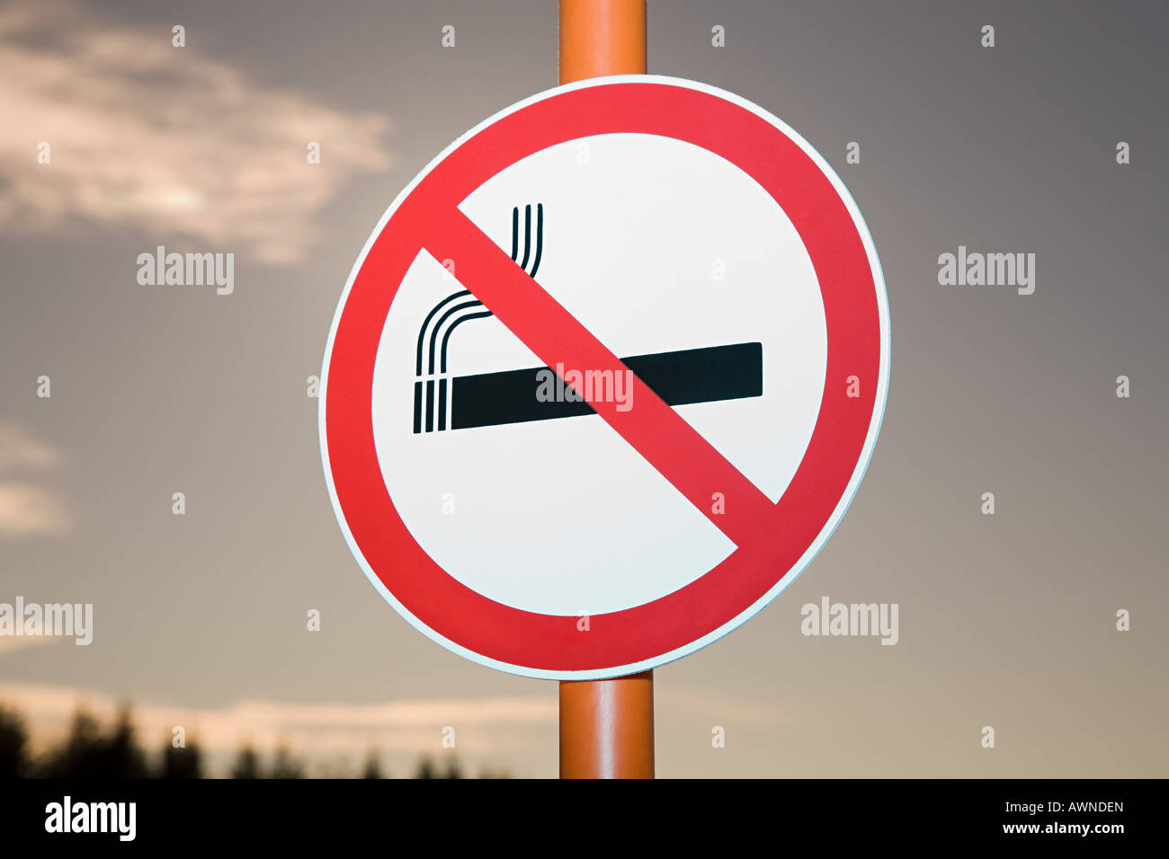 No smoking sign hi-res stock photography and images - Alamy