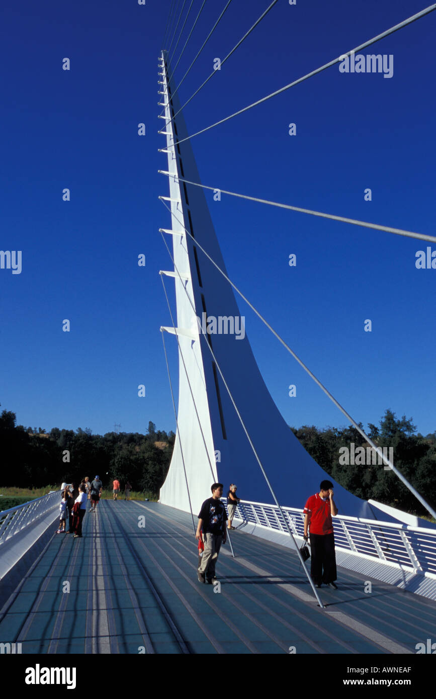 Sundial bridge hires stock photography and images Alamy