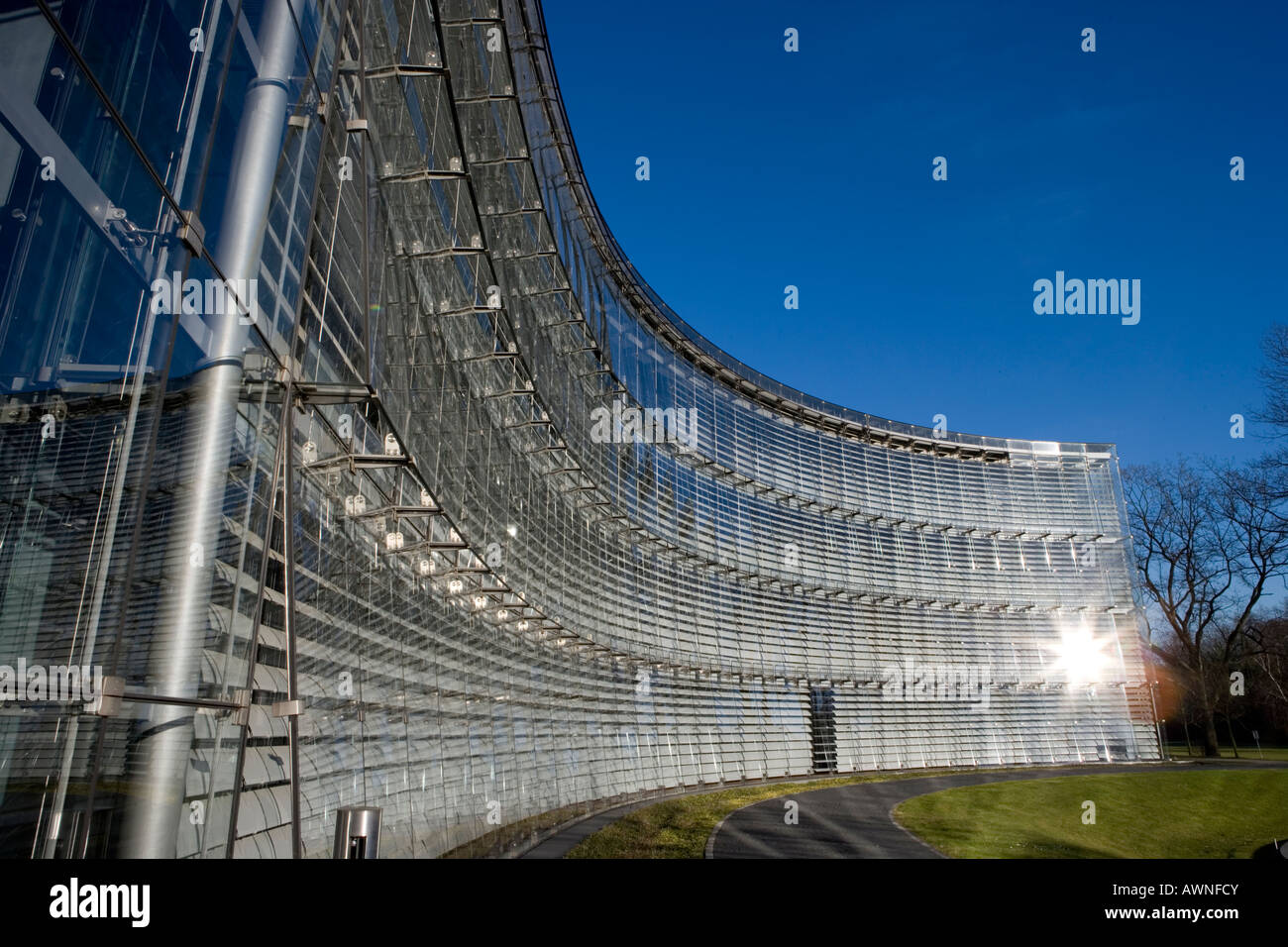 The administrative building of Bayer AG in Leverkusen das Verwaltungsgebäude der Bayer AG shading automatic system Stock Photo