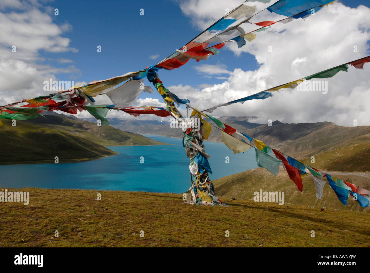 Holy Yamdrok Lake (Tibetan: Yamdrok Yumtso) in Central Tibet, Tibet (China), Asia Stock Photo