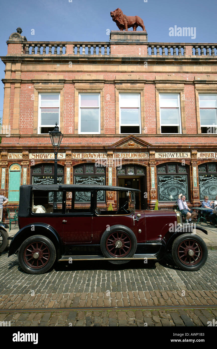 Car vintage vertical hi-res stock photography and images - Alamy