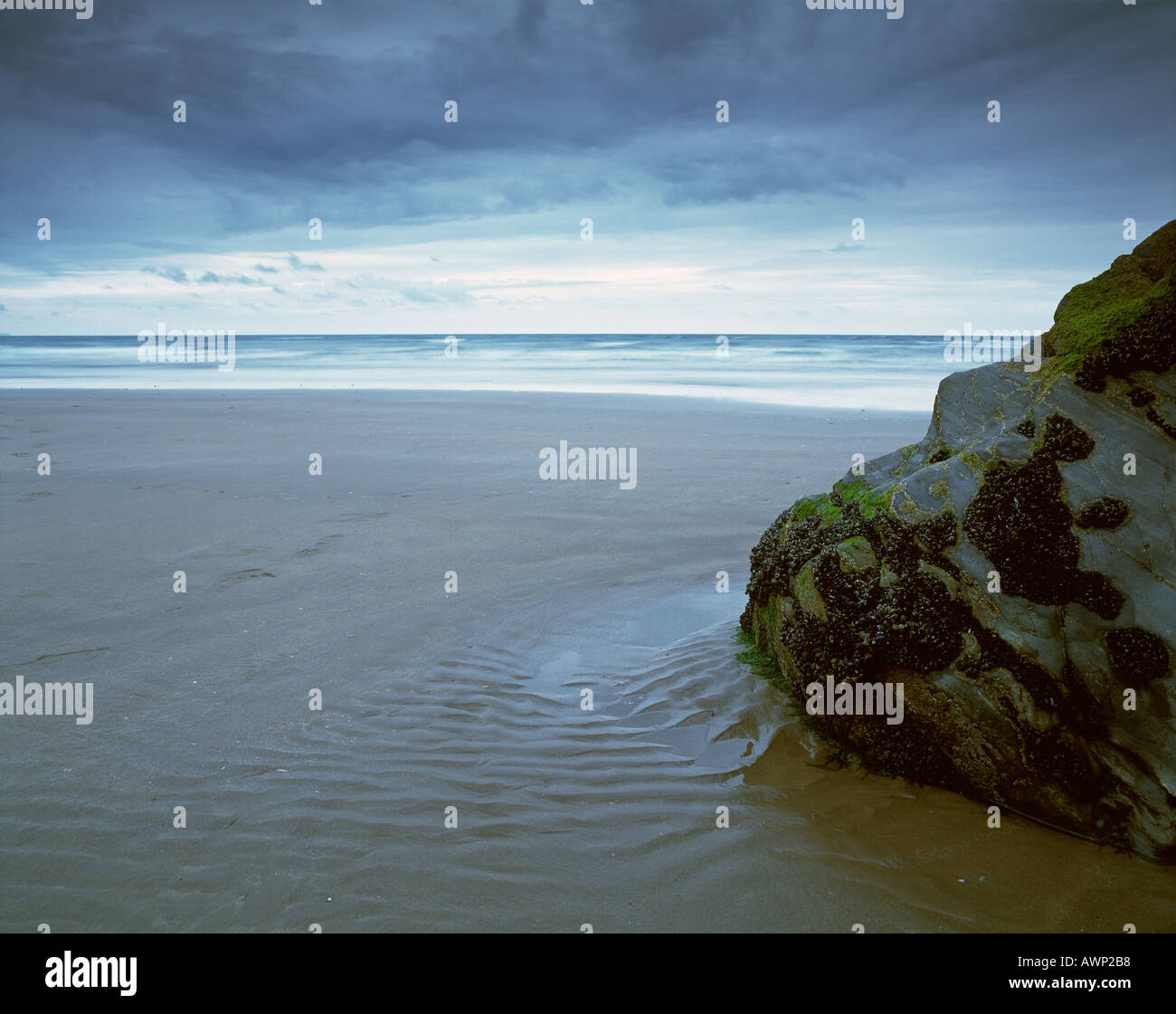 Black rock sands wales hi-res stock photography and images - Alamy