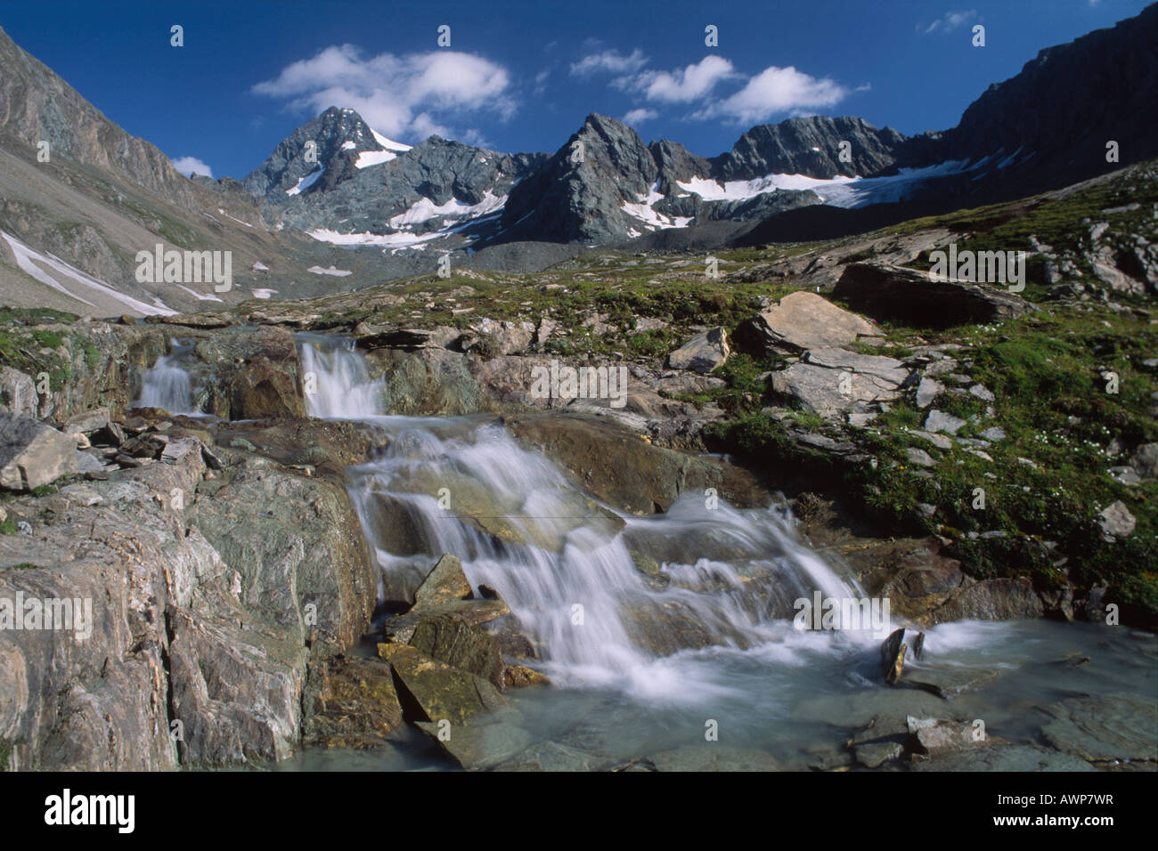 Stream foot mountains hi-res stock photography and images - Alamy