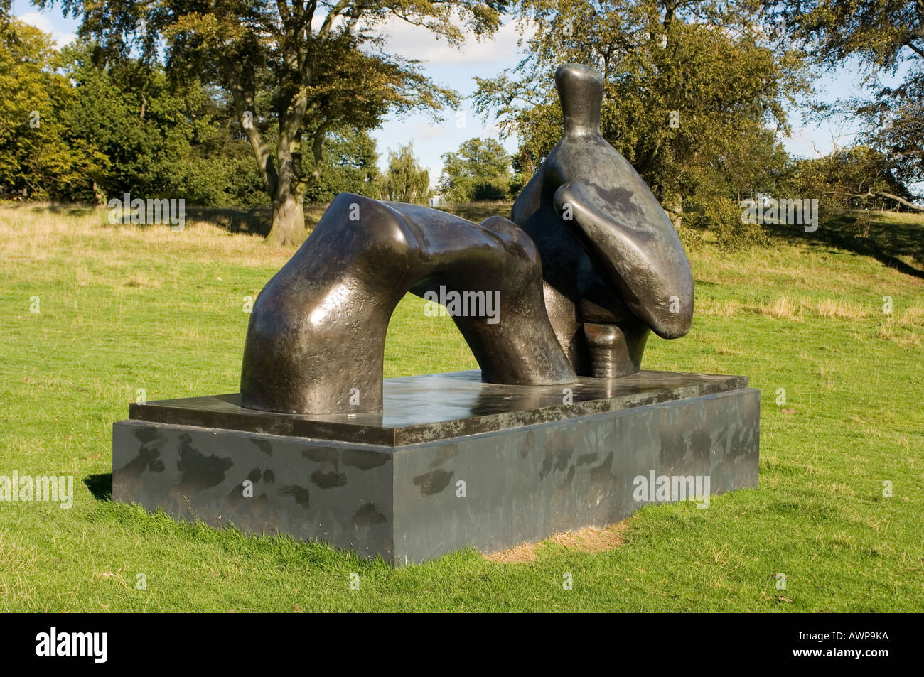 Henry moore statue yorkshire sculpture hires stock photography and