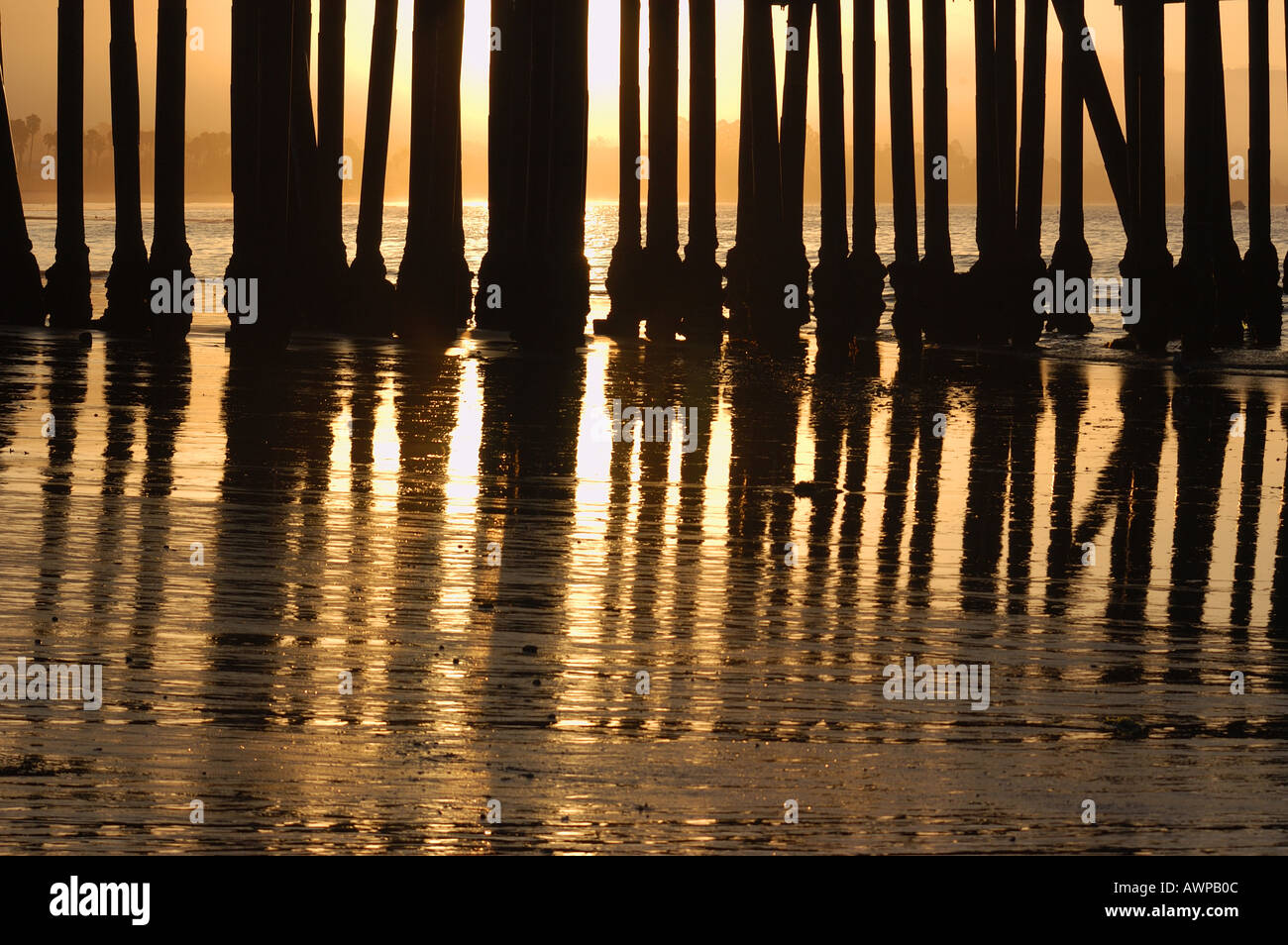 Stearns wharf silhouette hi-res stock photography and images - Alamy