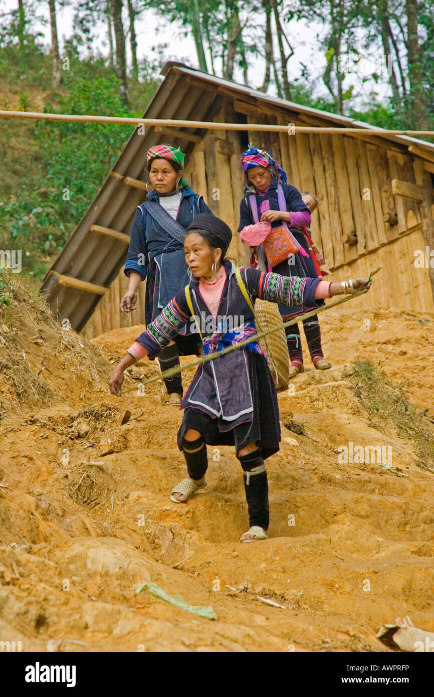 Members of the ethnic minority Flower-Hmong, Sapa, Vietnam, Asia Stock Photo
