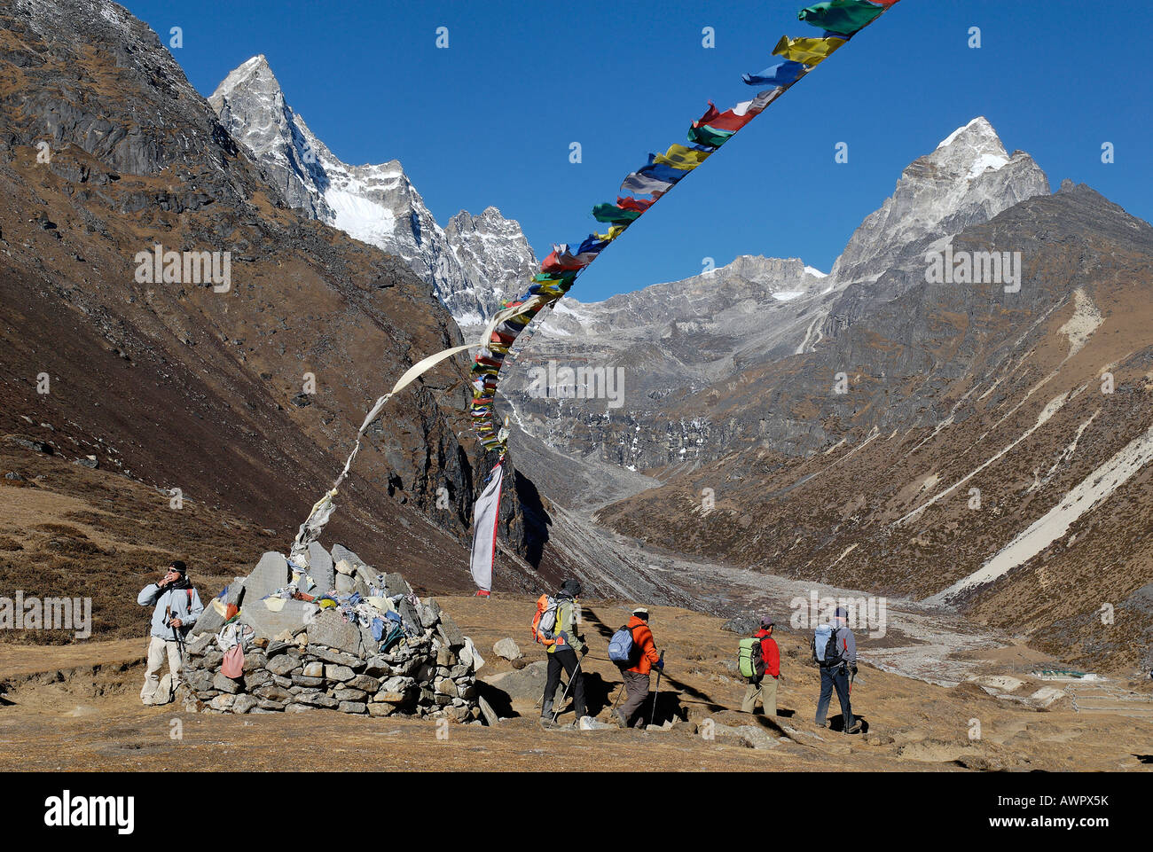 Valley of Machhermo Khola with Kyajo Ri (6186), Sagarmatha National Park, Khumbu Himal, Nepal Stock Photo