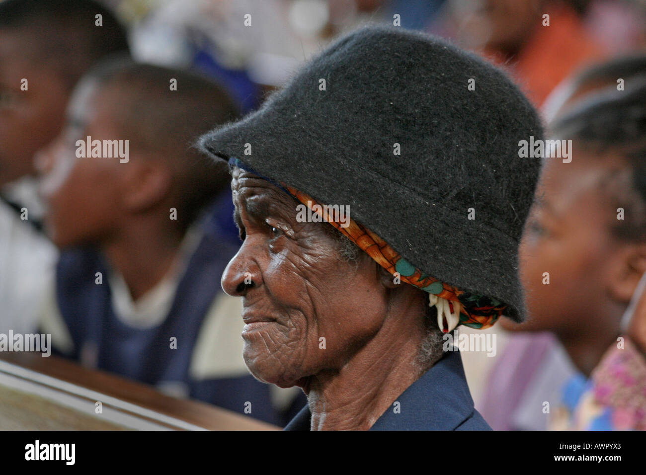 Catholic mass church africa hi-res stock photography and images - Alamy