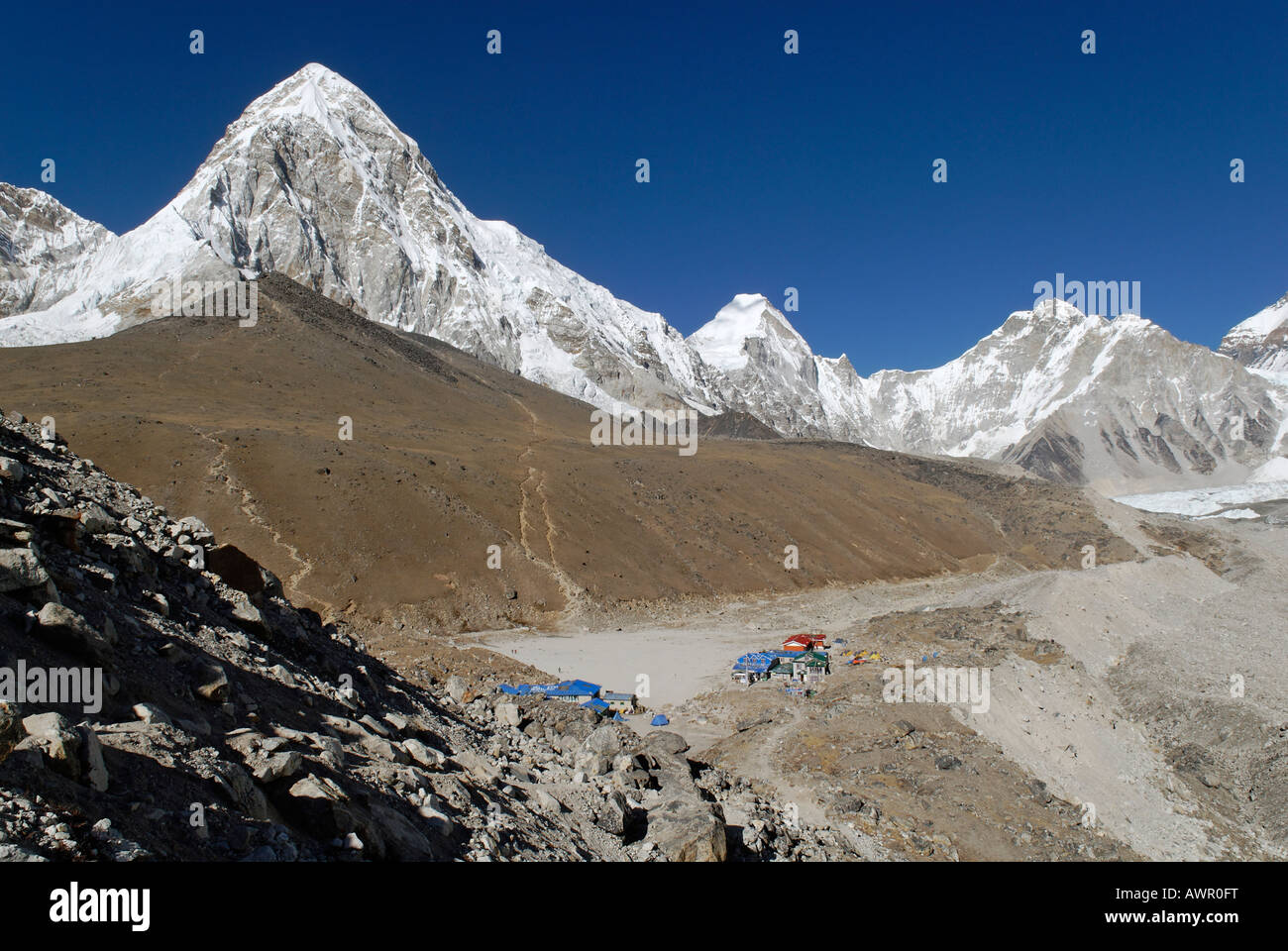 Sherpa village Gorak Shep with Khumbu glacier moraine and Pumori (7161), Khumbu Himal, Sagarmatha National Park, Nepal Stock Photo