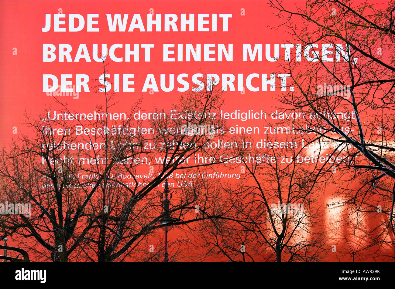 German Confederation of Trade Unions (Deutscher Gewerkschaftsbund, DGB) political ad campaign concerning the minimum wage, Unte Stock Photo