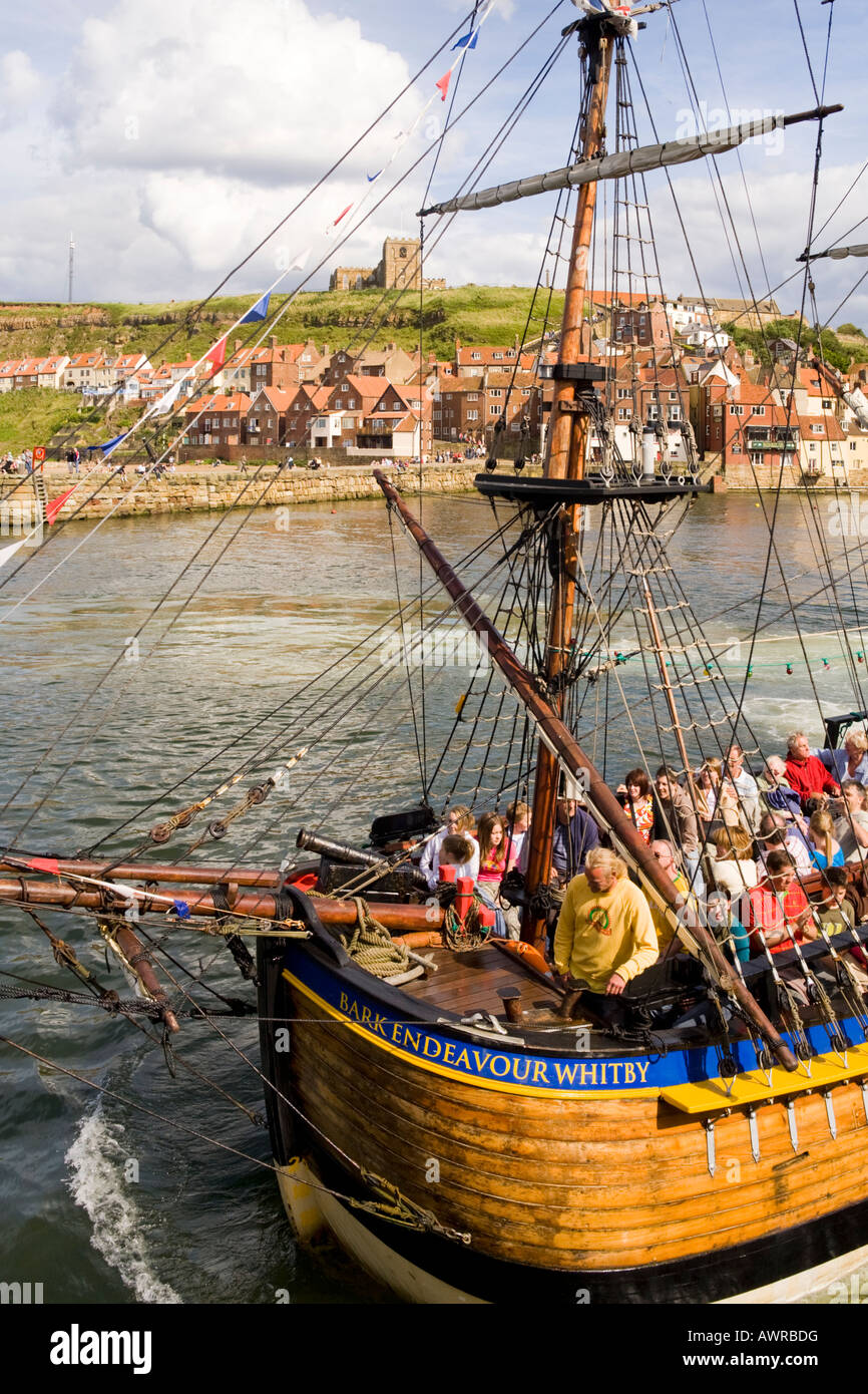 The tourist pleasure boat Bark Endeavour Whitby entering the harbour at ...