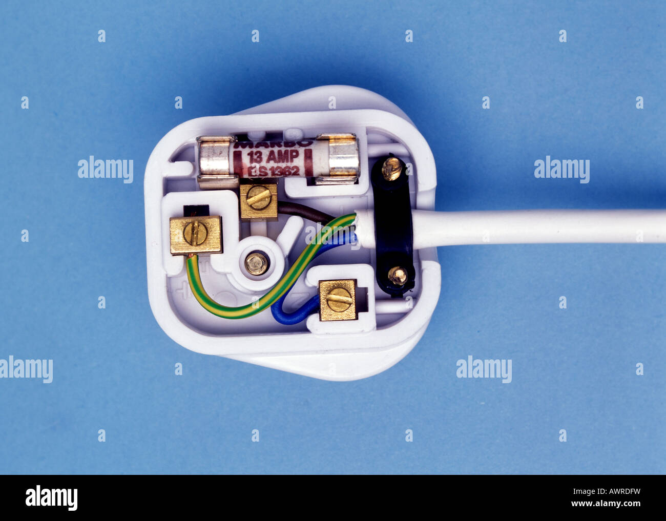 Wiring of 13 amp plug UK style Stock Photo: 16641036 - Alamy
