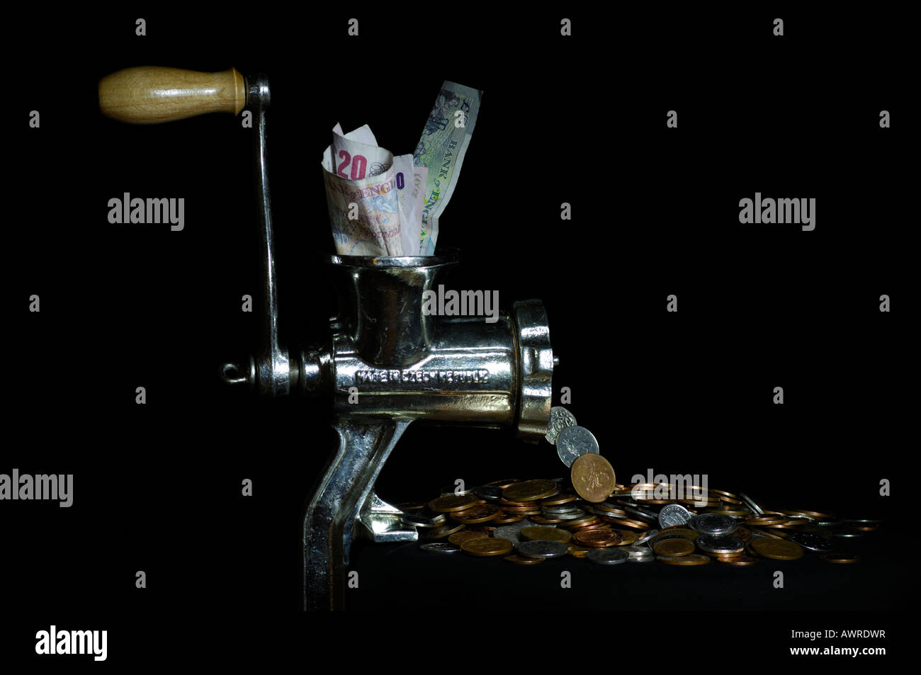 bank notes being changed into loose change coppers and coins being put