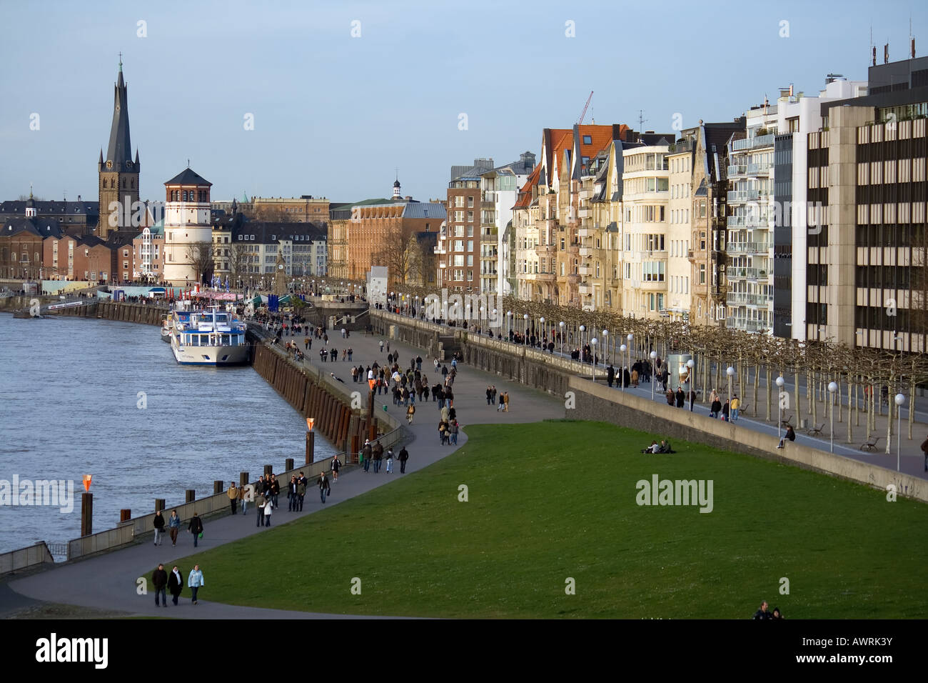 The Rhine Promenade in Düsseldorf (Rheinuferpromenade) Stock Photo