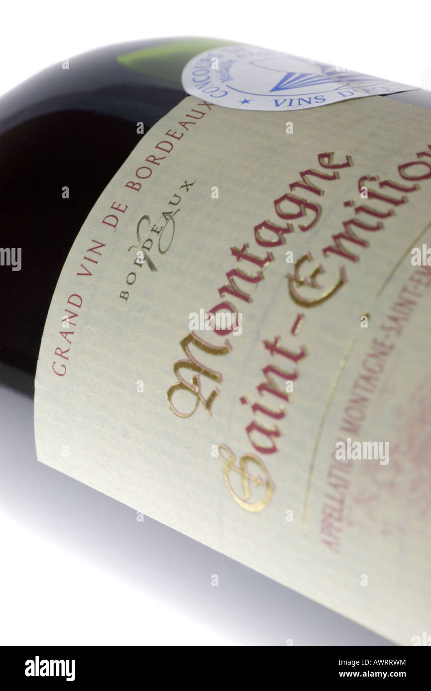 A bottle of French red wine A Grand Vin de Bordeaux Appellation Montagne Saint Emilion Controlee Stock Photo