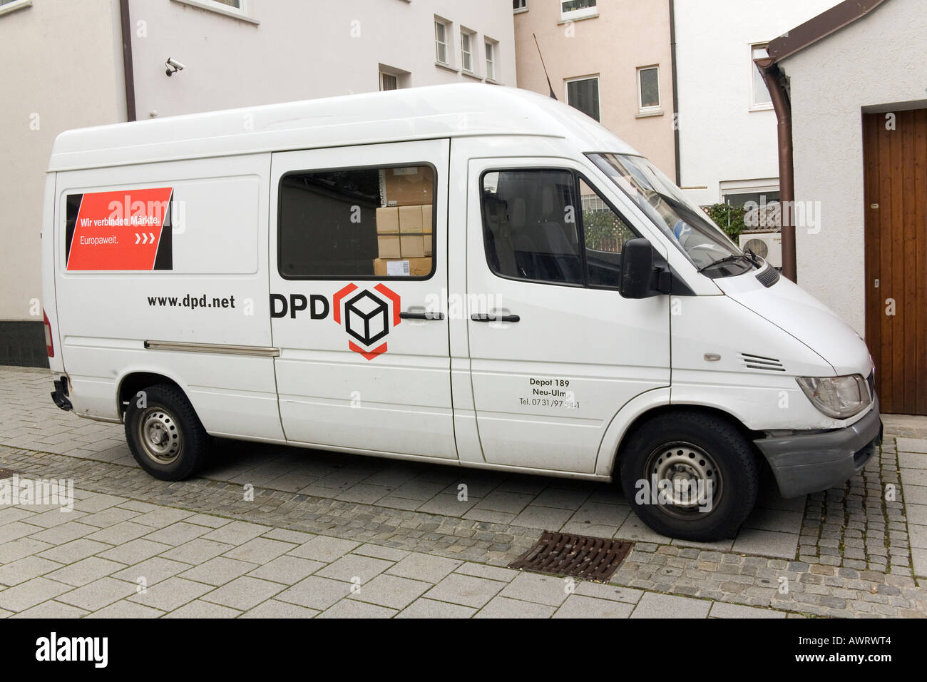 A pickup of the DPD parcel service Stock Photo - Alamy