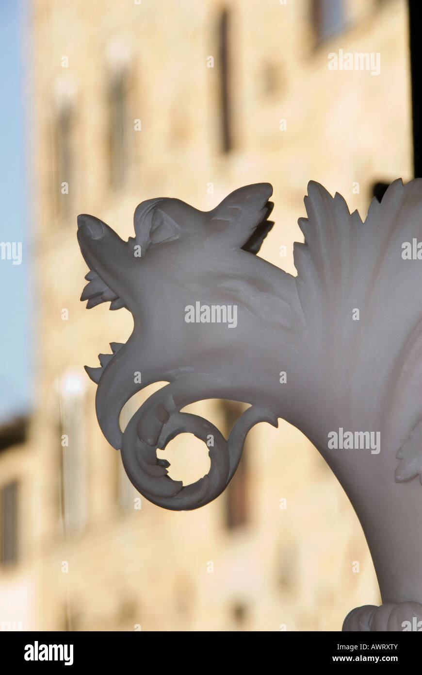 Alabaster vase hires stock photography and images Alamy