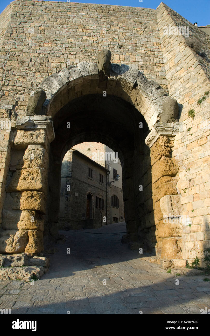 Porta all'Arco (also known as the Arco Etrusco, the ancient gate in the  city walls of Volterra dating from 4th C BC Stock Photo - Alamy