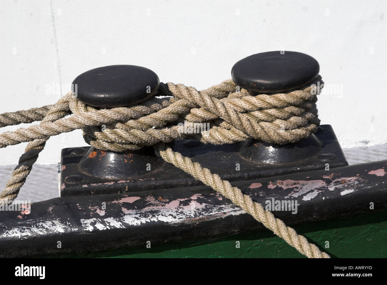 Captans Rope Ship capstan rope hi-res stock photography and images - Alamy
