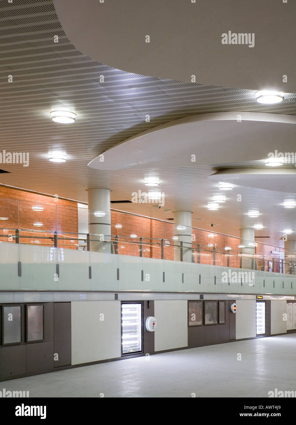 KINGS CROSS UNDERGROUND TICKET HALL, LONDON, UK Stock Photo Alamy